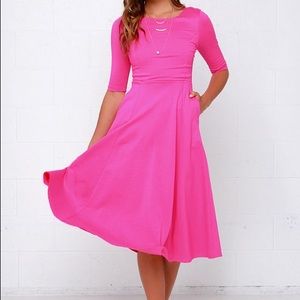 Lulu’s hot pink midi dress